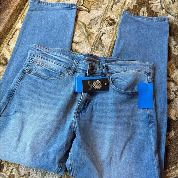 Vince Camuto Men's Straight Jeans in Light Blue - Picture 4 of 5